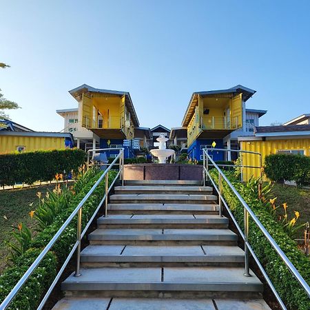 Solesor Kampong Beach Resort Port Dickson Exterior photo