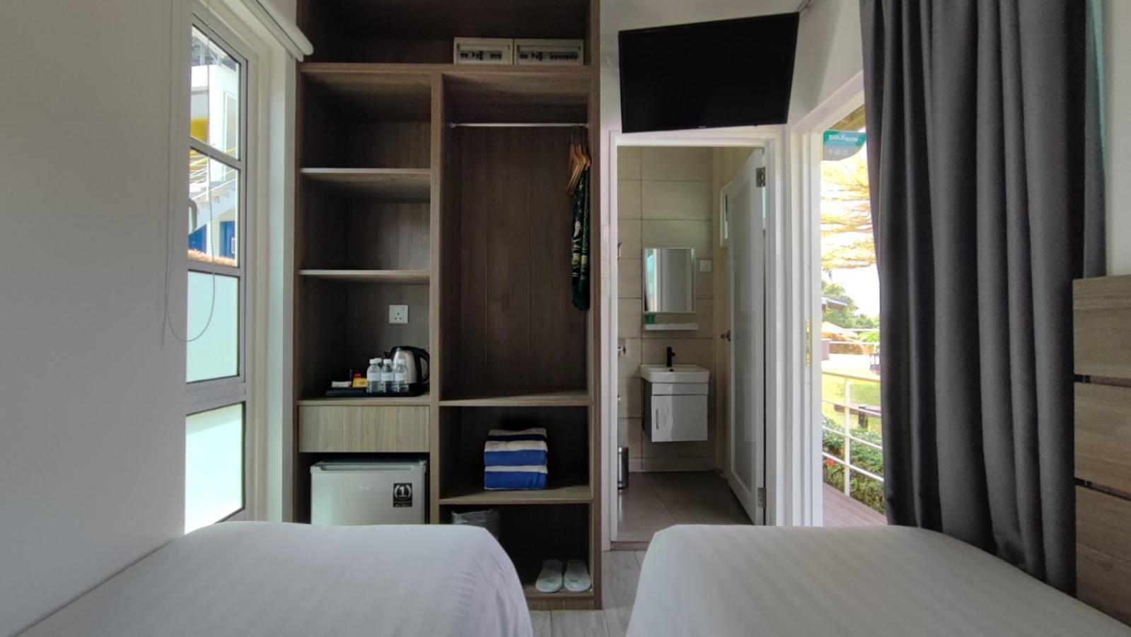Solesor Kampong Beach Resort Port Dickson Exterior photo