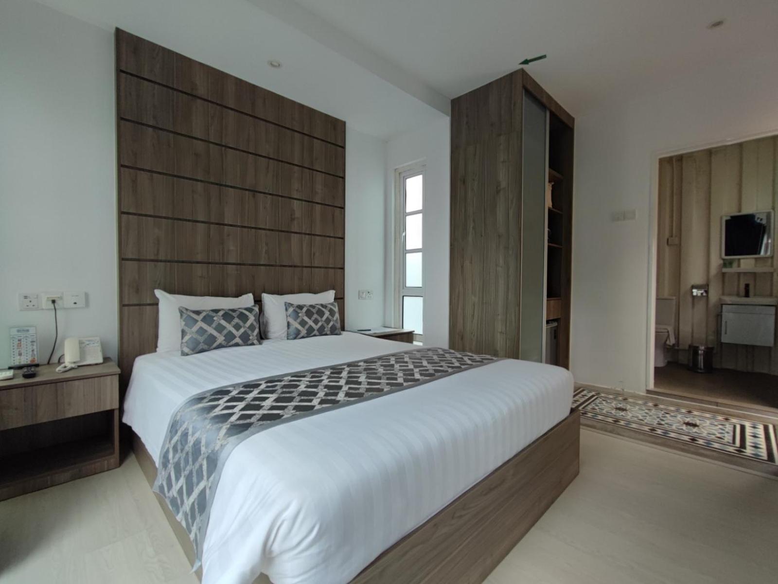 Solesor Kampong Beach Resort Port Dickson Exterior photo