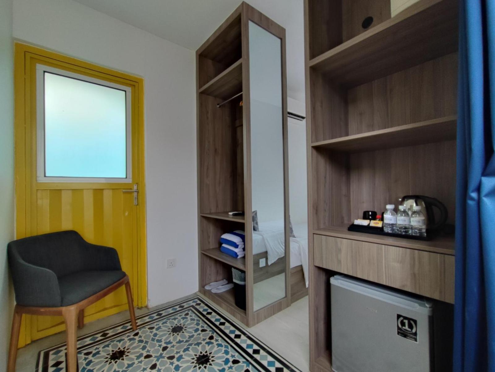 Solesor Kampong Beach Resort Port Dickson Exterior photo