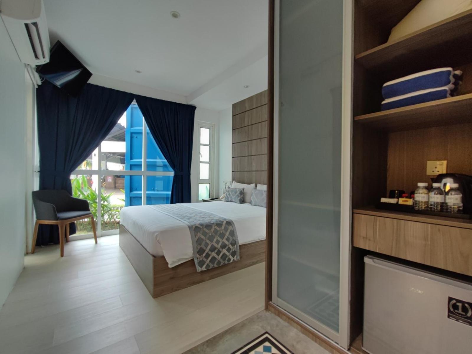 Solesor Kampong Beach Resort Port Dickson Exterior photo