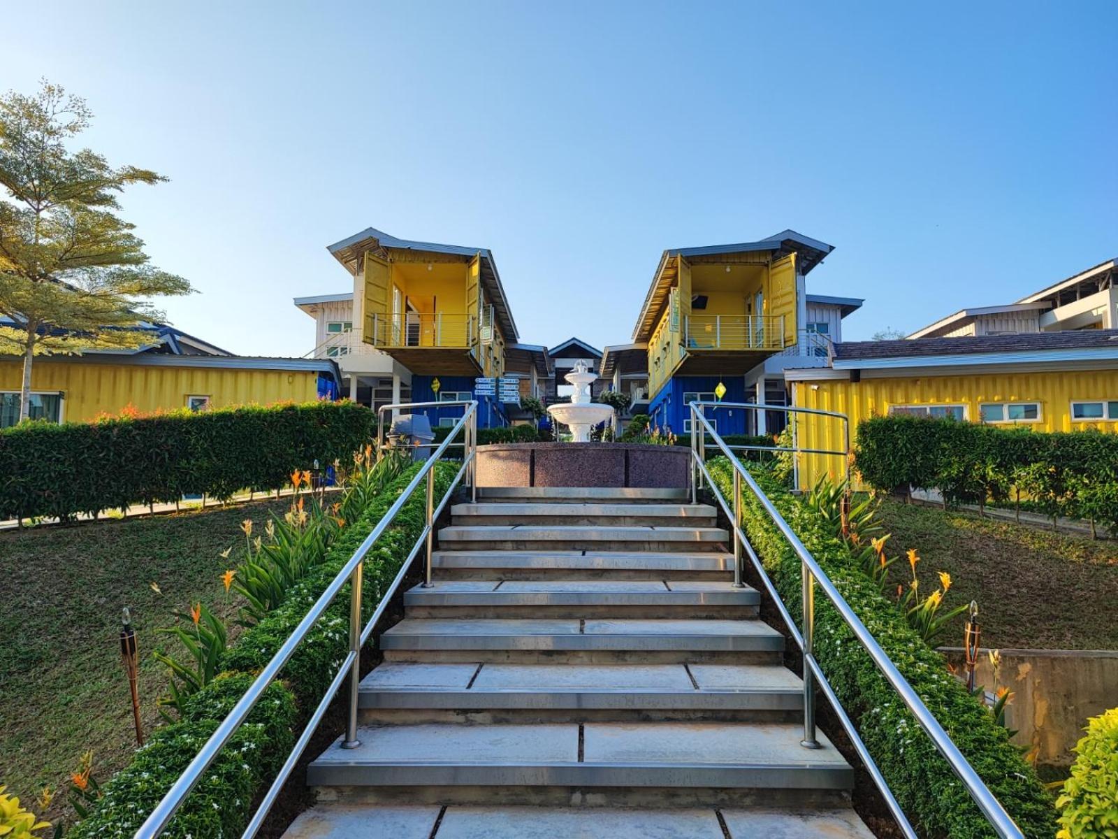 Solesor Kampong Beach Resort Port Dickson Exterior photo